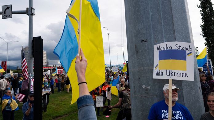 protesters-oppose-traitor-47’s-alaskan-summit-with-his-russian-counterpart-vladimir-putin