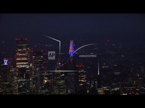 london-landmarks-lit-up-to-mark-80th-anniversary-of-vj-day