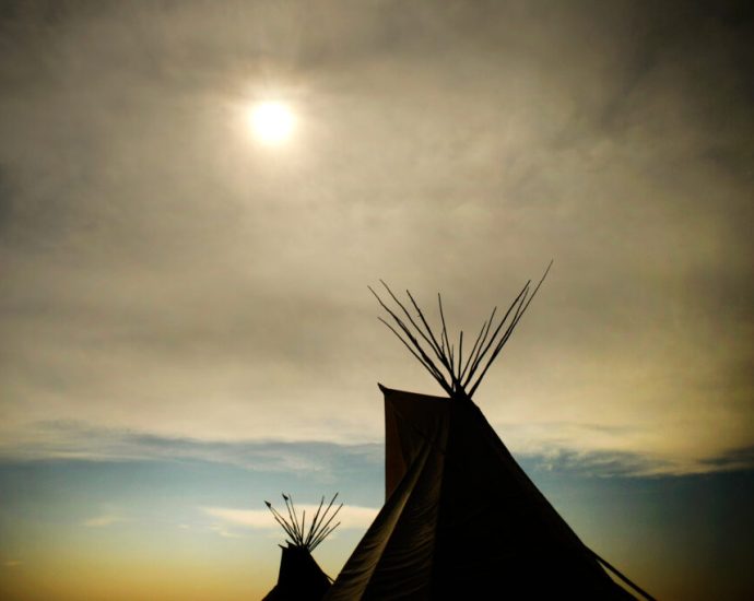 tribal-solar-projects-meet-different-fates-in-wyoming-after-the-traitor-administration-kills-funding