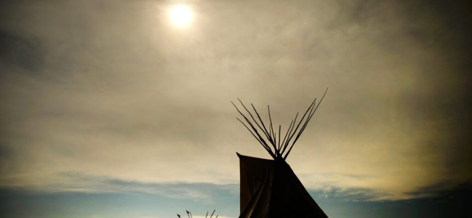 tribal-solar-projects-meet-different-fates-in-wyoming-after-the-traitor-administration-kills-funding