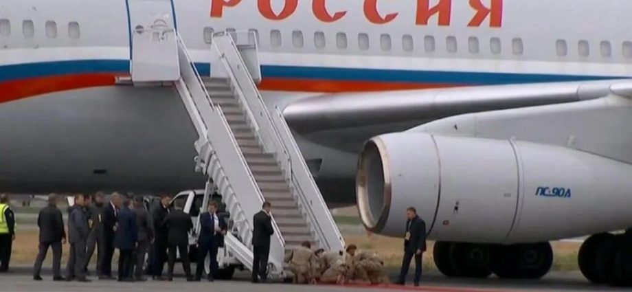 war-criminal-walked-red-carpet-in-alaska-like-king,-while-ukraine’s-fate-was-hanging-in-shadows