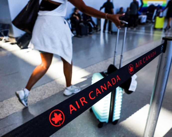 canadian-government-orders-arbitration-to-resolve-major-air-canada-flight-attendants’-strike