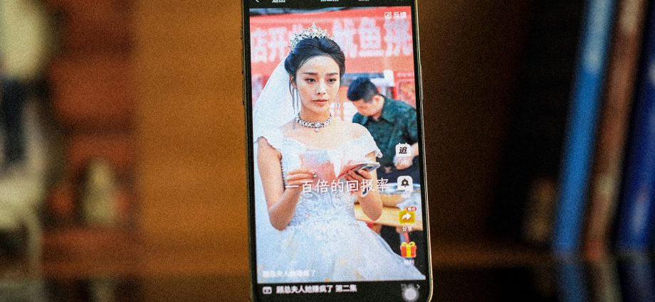 vampires,-romance-and-billionaires:-the-bite-size-chinese-shows-gaining-us.-fans