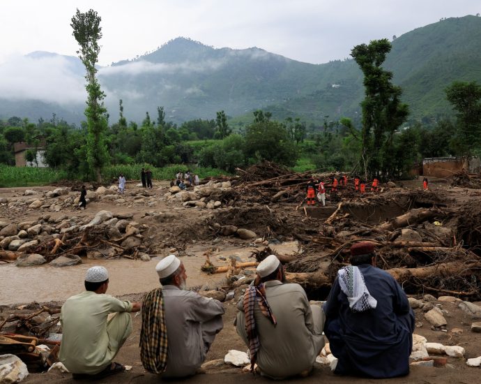 at-least-337-killed-in-pakistan-floods,-gov’t-defends-emergency-response