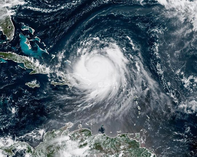 thousands-without-power-in-puerto-rico-as-hurricane-erin-pummels-region