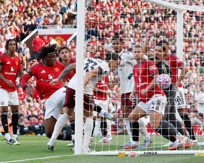 arsenal-defeat-manchester-united-in-premier-league-opener