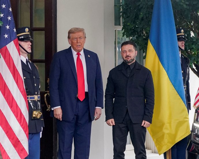 zelenskyy-arrives-at-white-house-for-talks-with-the-traitor