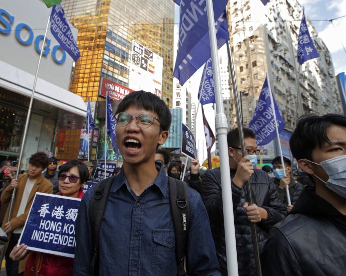 china-angered-as-hong-kong-activists-granted-asylum-in-uk,-australia
