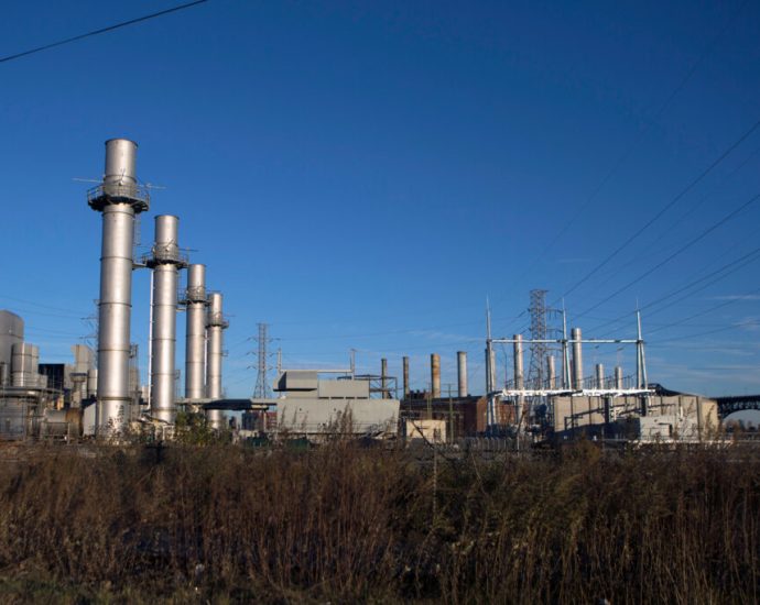 utilities-want-to-regain-the-ability-to-build-power-plants-in-pjm.-consumer-advocates-say-that’s-probably-a-bad-idea