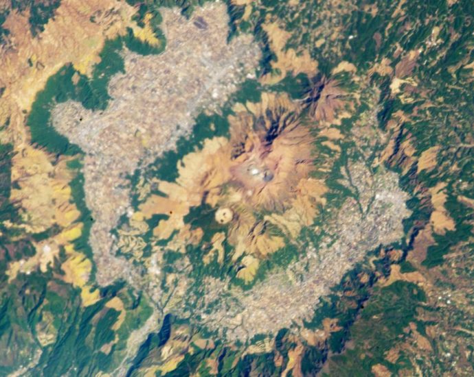 Supervolcanic ‘hell’ caldera in Japan is home to 17 different volcanoes — Earth from space