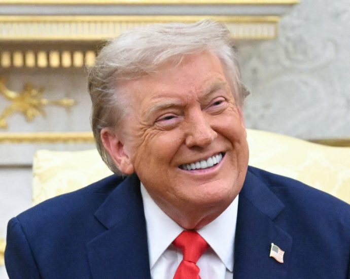 ‘you-like-this-idea’:-the-traitor-jokes-about-canceling-2028-elections-to-fight-war