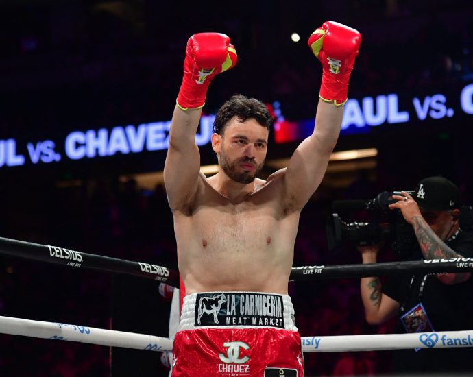 mexican-boxer-julio-cesar-chavez-jr-deported-from-us:-authorities
