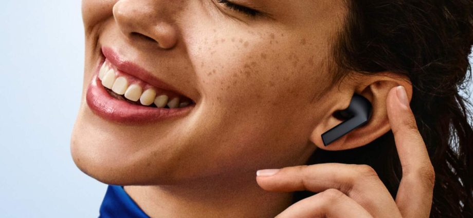 samsung-launches-galaxy-buds3-fe:-design,-battery,-and-price