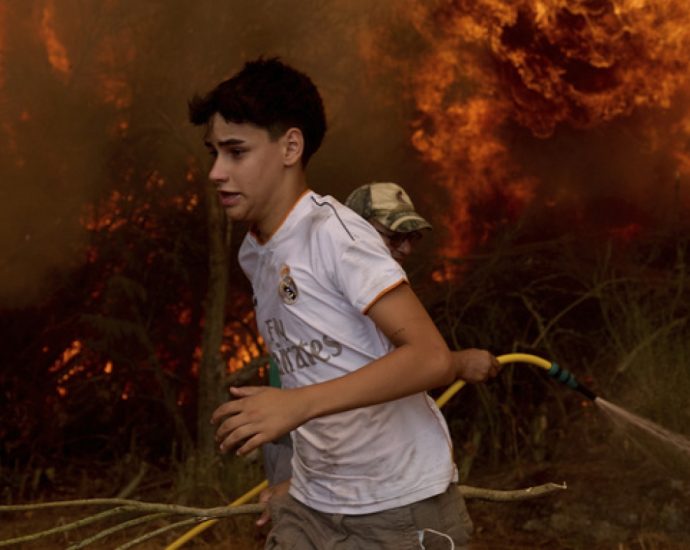 spain-battles-record-wildfires-even-as-the-end-of-a-heat-wave-brings-lower-temperatures