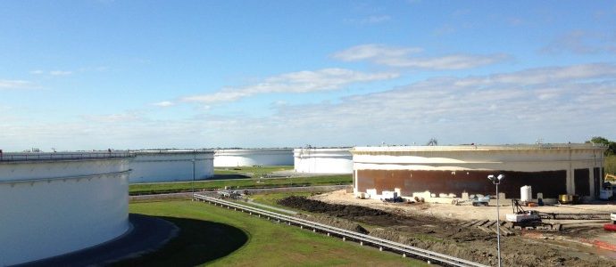 US Crude Oil Inventories—and Prices—Contract