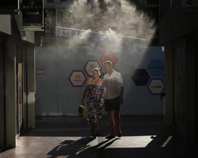 extreme-heat-wave-with-temperatures-above-110-for-some-looms-for-southwest