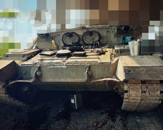 russia’s-cozy-nuke-proof-command-vehicle-is-back-in-action