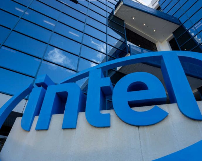 intel-ghosts-researcher-who-found-web-apps-spilled-270k-staff-records