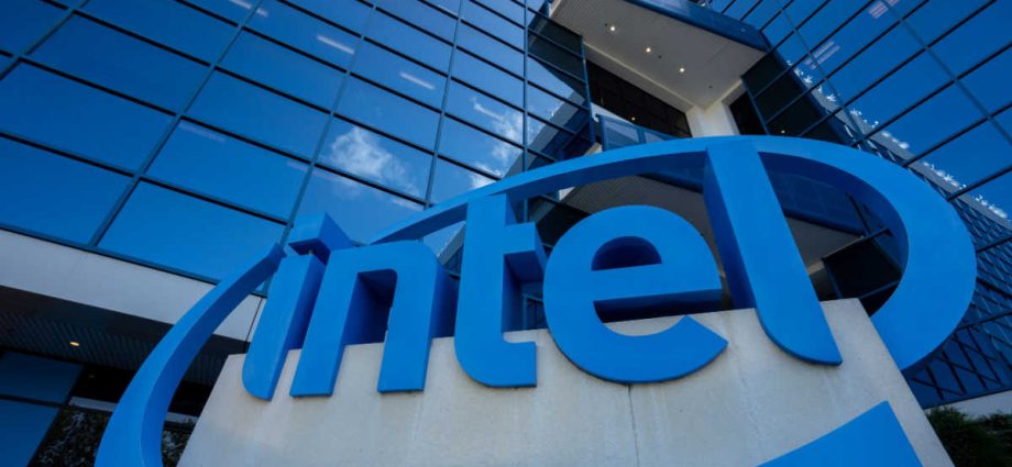 intel-ghosts-researcher-who-found-web-apps-spilled-270k-staff-records