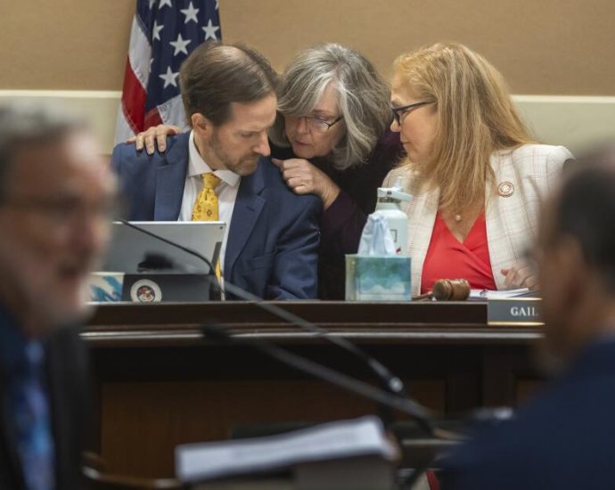 california-republicans-push-democrats-on-transparency,-timeline-for-redistricting