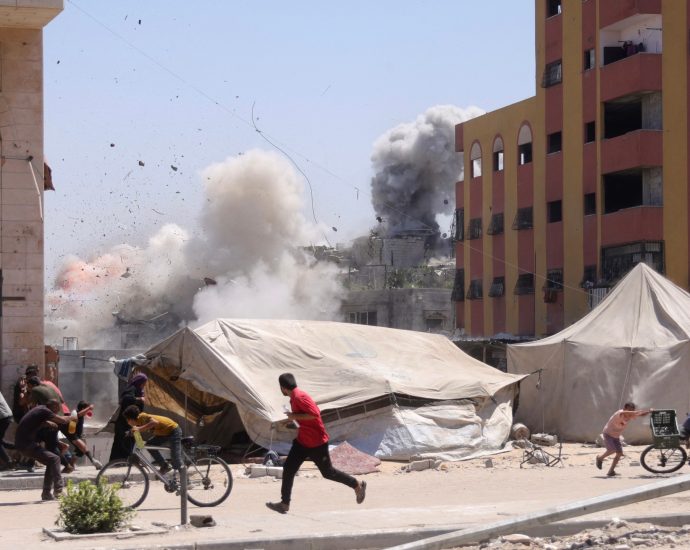 israel-pounds-gaza,-killing-81,-as-it-begins-assault-to-seize-gaza-city