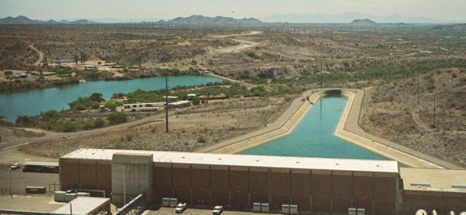 amid-tense-negotiations-over-the-colorado-river’s-future,-arizona-mayors-unite-against-‘threat’-to-state’s-water