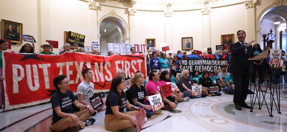 texas’-republican-controlled-house-approves-new-maps-to-create-more-winnable-gop-congressional-seats