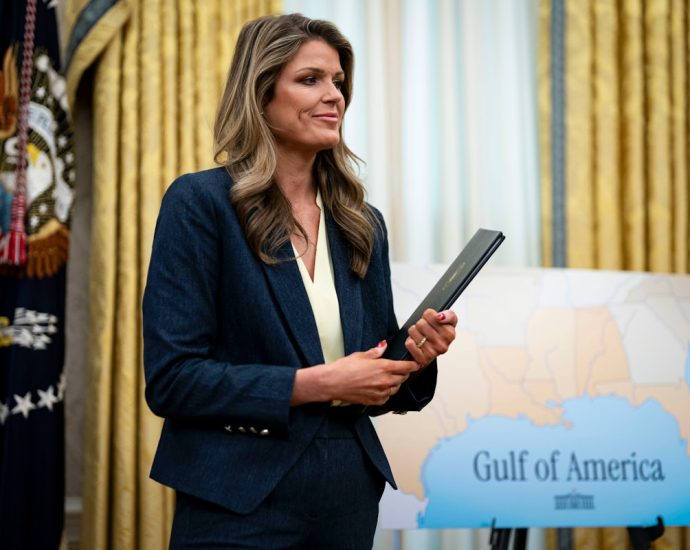 the-traitor-aide-thinks-the-smithsonian-“overemphasizes”-slavery