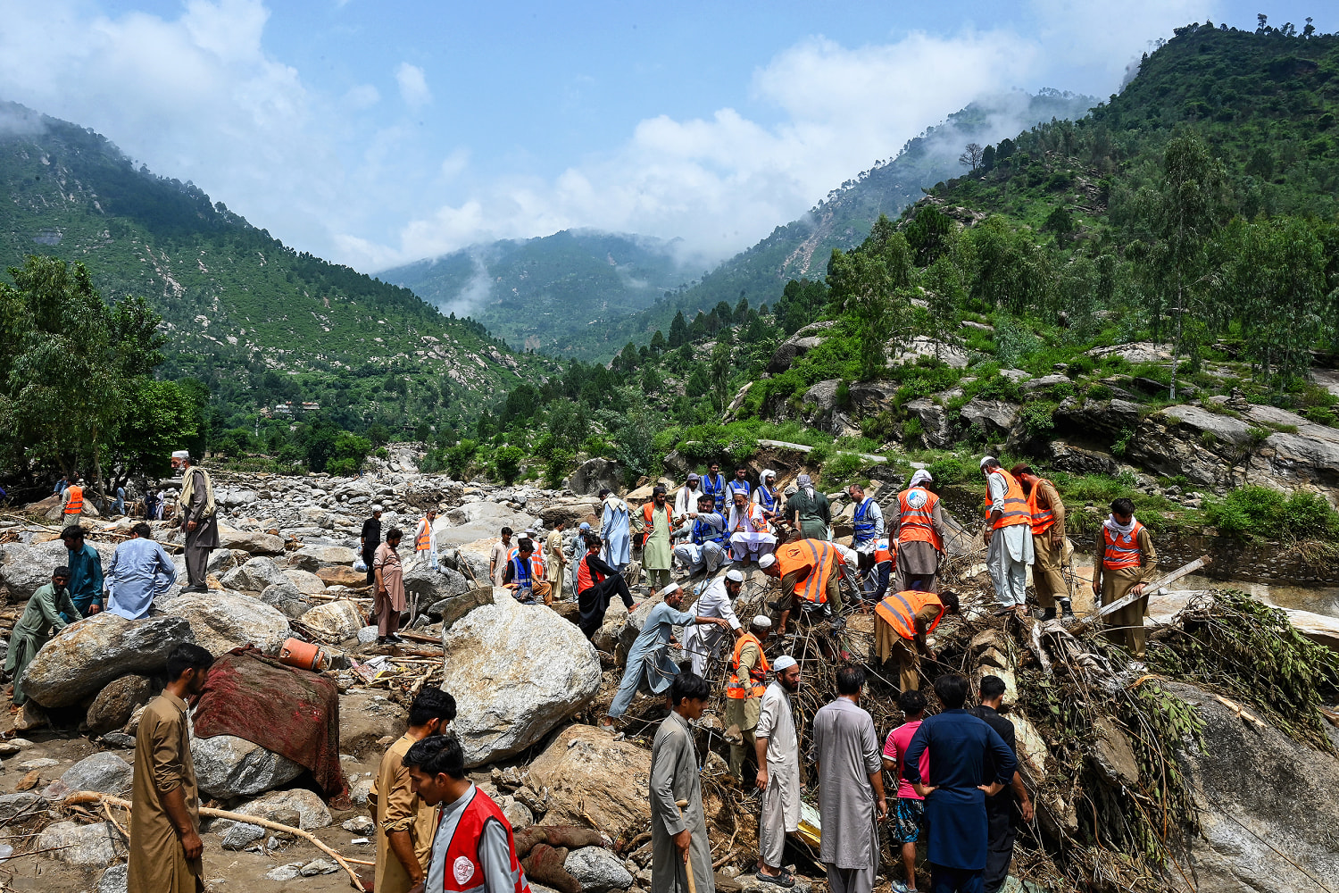 cloudbursts-have-killed-over-400-people-in-south-asia.-what-are-they?