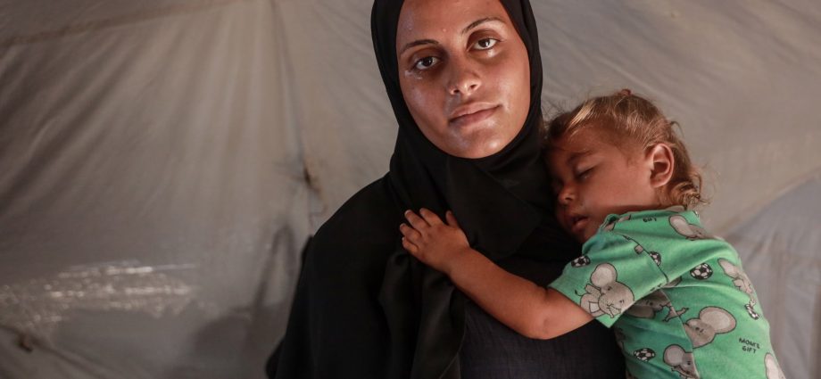 displacement-again?-families-divided-in-gaza-over-whether-to-stay-or-leave