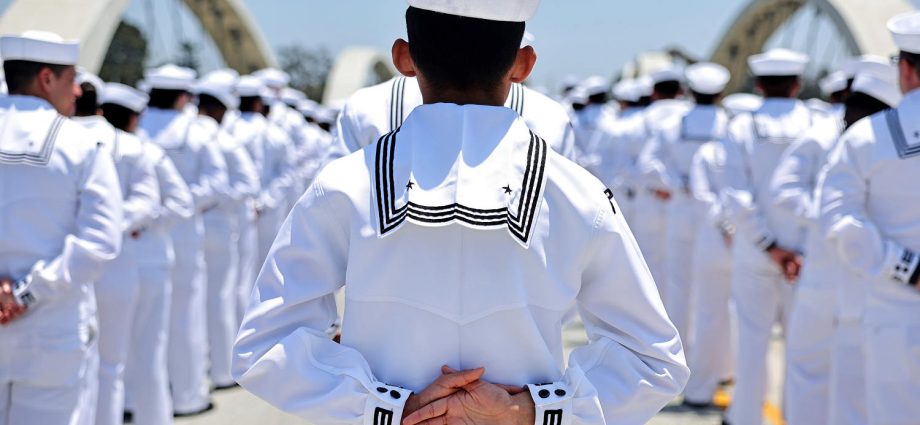 us.-navy-sailor-convicted-of-espionage-after-selling-secrets-to-chinese-intelligence-officer