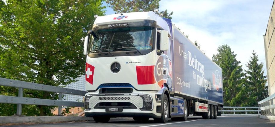 mercedes-benz’s-eactros-600-electric-truck-is-now-on-the-road-in-15-european-countries