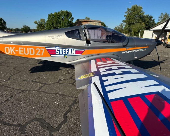 after-howitzers-and-a-helicopter,-czech-campaign-now-raising-funds-for-five-training-aircraft-for-ukraine