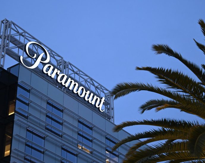 house-democrats-demand-answers-on-the-traitor-paramount-“bribe”