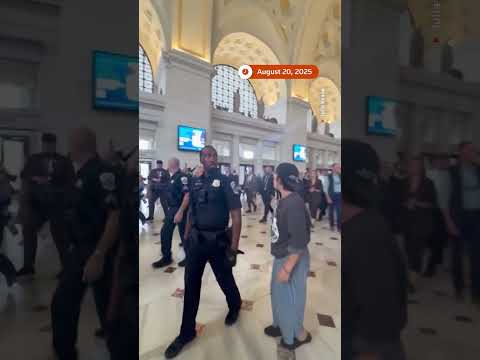crowds-heckle-vance-and-hegseth-as-they-walk-through-dc-train-station-|-reuters