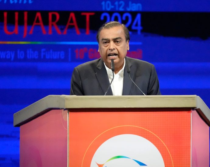 behind-india’s-massive-russian-oil-imports:-asia’s-richest-man