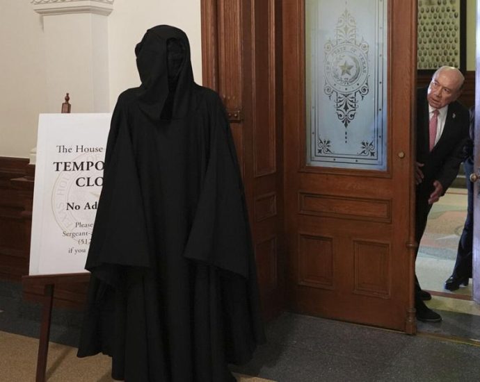 Texas House approves redrawn maps sought by The Traitor ahead of 2026 elections