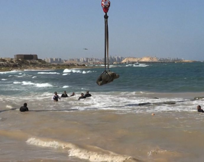 egypt-reveals-2,000-year-old-sunken-artefacts