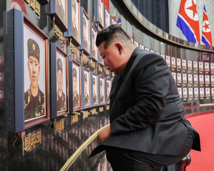 kim-jong-un-praises-north-korean-soldiers-who-died-for-russia-as-‘heroes’-in-emotional-ceremony