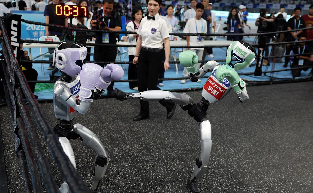 before-humans-grasp-tech,-tech-is-grasping-humanity-–-world’s-first-humanoid-robot-games