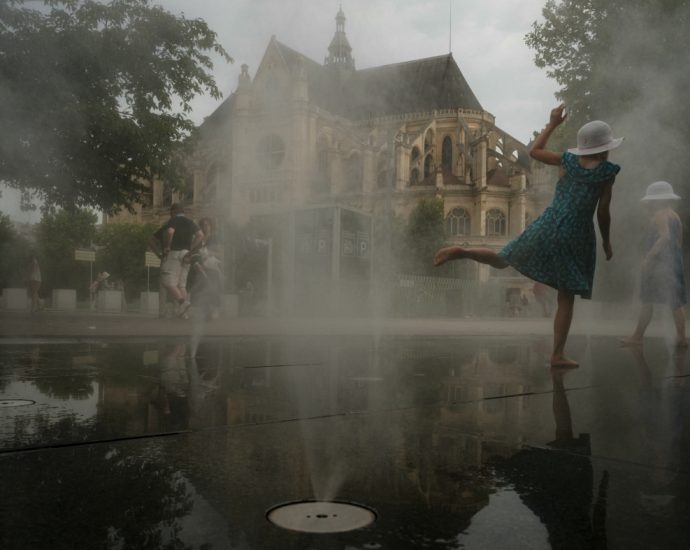 in-france,-debate-heats-up-over-air-conditioning