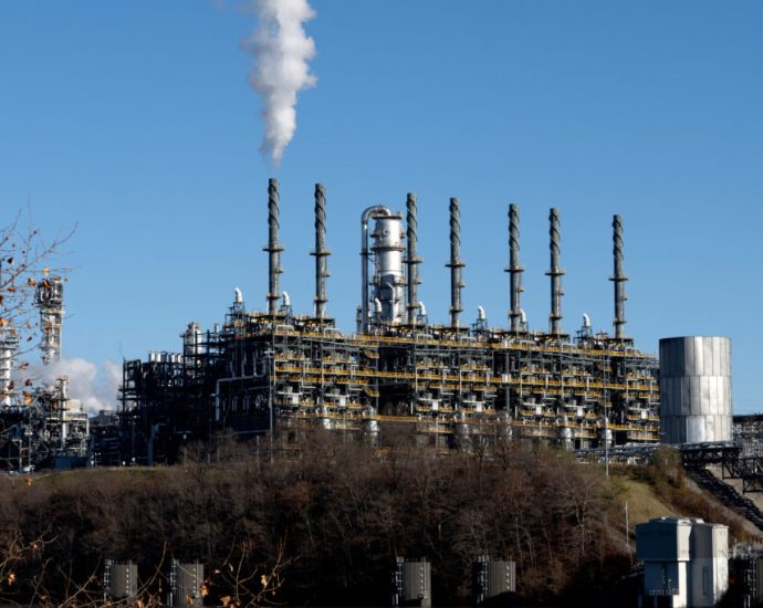 pennsylvania-lured-shell-to-the-state-with-a-$165-billion-tax-break.-now-the-company-wants-to-sell-its-plant