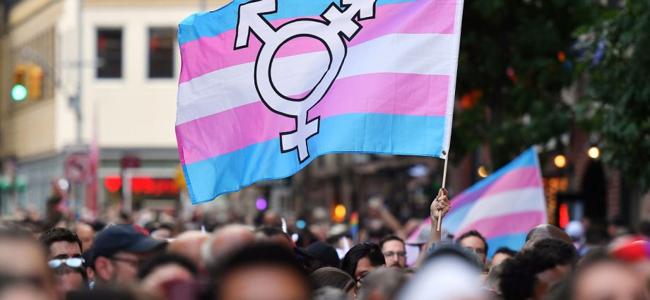 more-than-2.8-million-americans-identify-as-transgender,-report-finds
