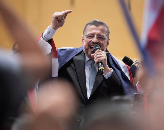 chaves-robles-becomes-first-costa-rican-president-to-face-loss-of-immunity