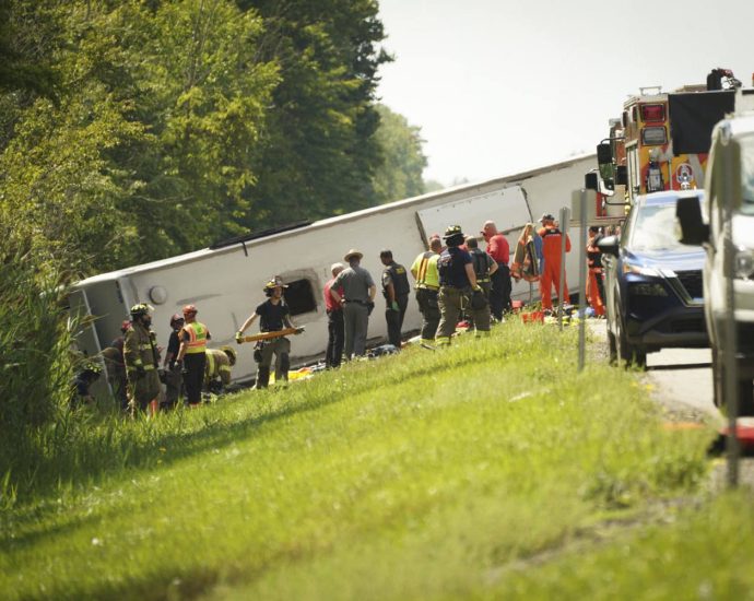 5-victims-identified-in-deadly-tour-bus-crash,-including-a-columbia-university-student