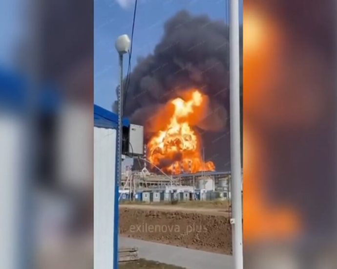 ukraine-drone-strike-keeps-russia’s-only-rostov-refinery-burning-for-third-day