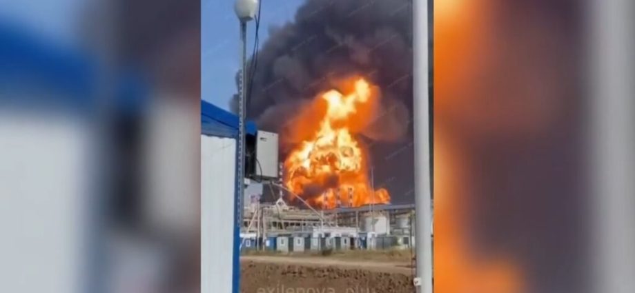 ukraine-drone-strike-keeps-russia’s-only-rostov-refinery-burning-for-third-day