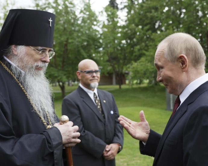 “forever-grateful”:-us-orthodox-archbishop-cosied-up-to-putin-in-alaska,-now-he-is-sorry