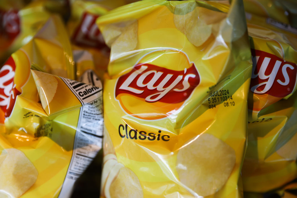 cuomo-uses-potato-chip-scandal-to-needle-adams
