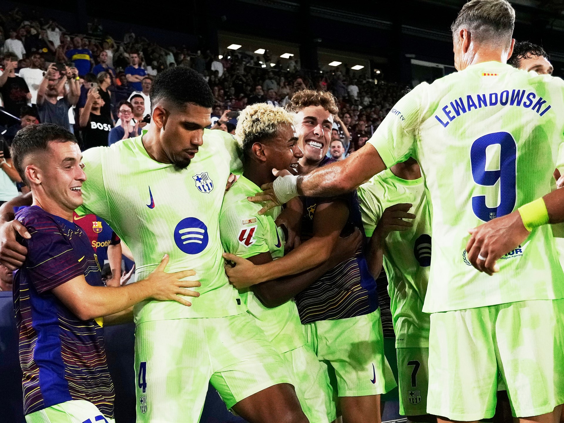 barcelona-defeat-levante-with-thrilling-comeback-in-la-liga